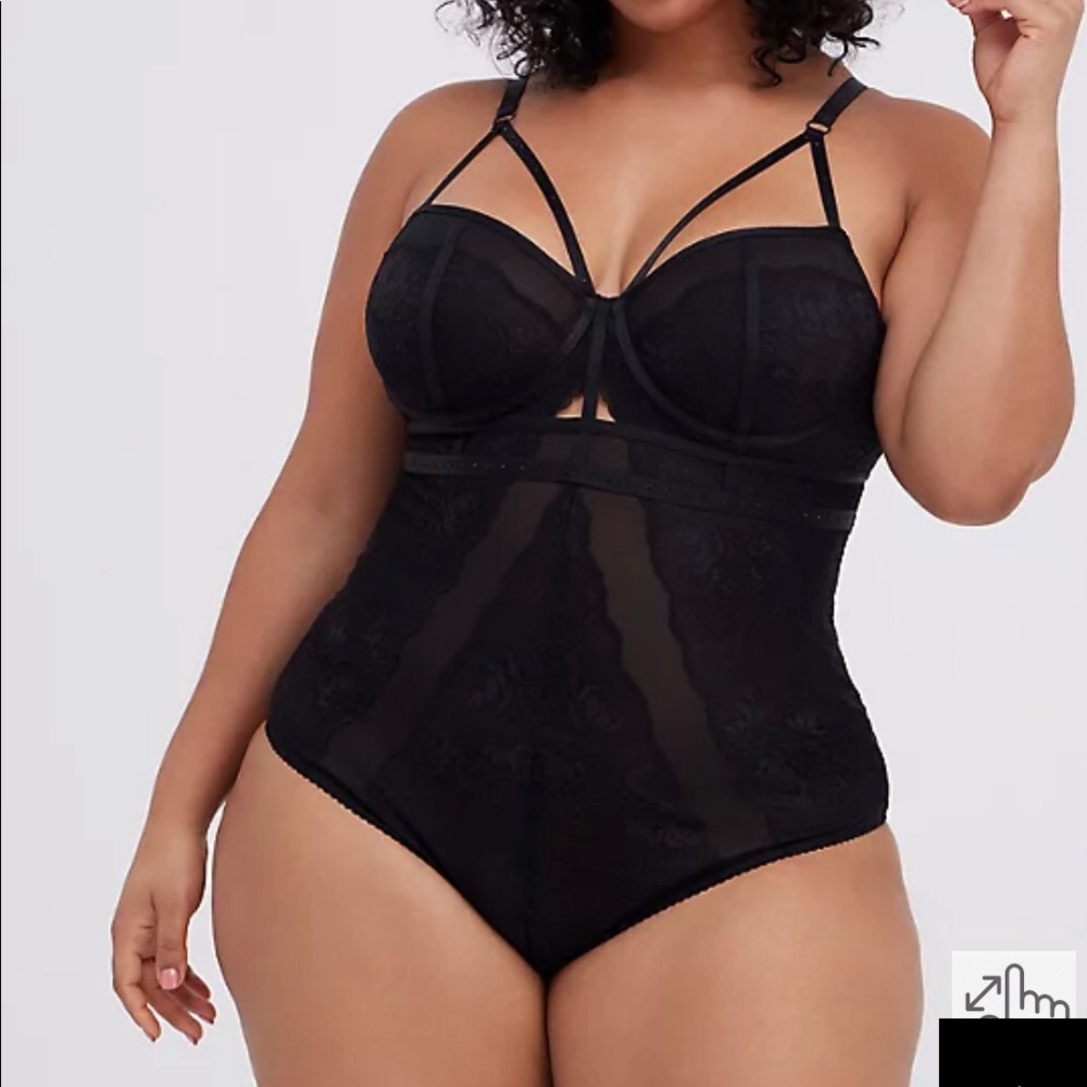 NWT TORRID STRAPPY UNDERWIRE BODYSUIT - LACE & MESH RHINESTONES Size 3
